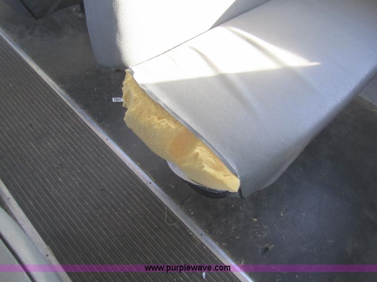 image for item C9875 2001 Chevrolet G3500 Express mid bus