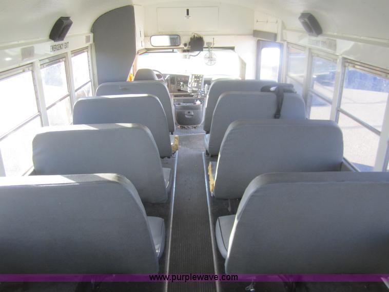 image for item C9875 2001 Chevrolet G3500 Express mid bus