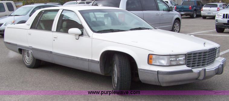 image for item D8582 1993 Cadillac Fleetwood