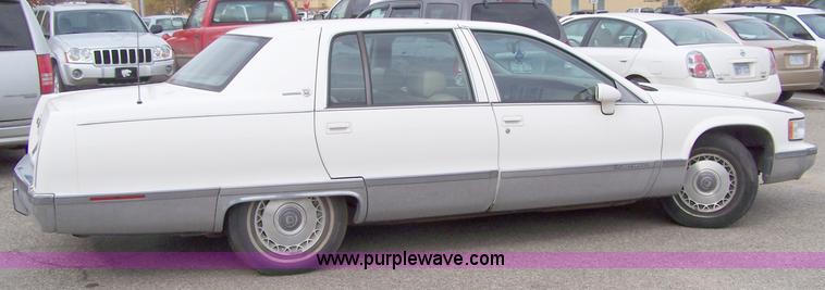 image for item D8582 1993 Cadillac Fleetwood