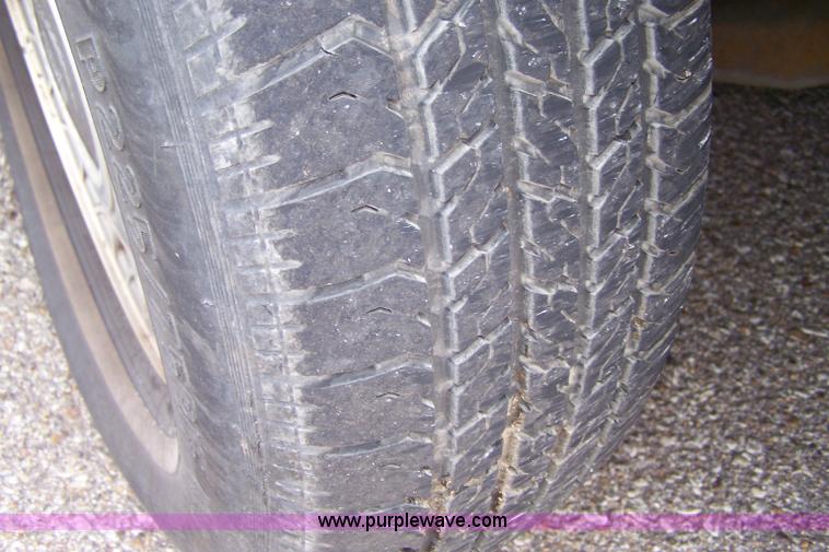 image for item D8582 1993 Cadillac Fleetwood