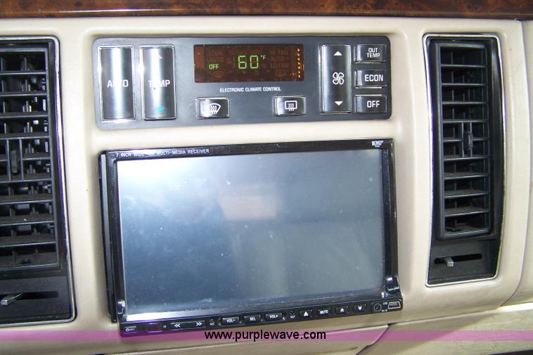 image for item D8582 1993 Cadillac Fleetwood