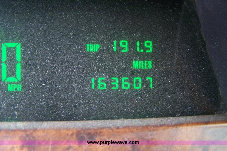 image for item D8582 1993 Cadillac Fleetwood