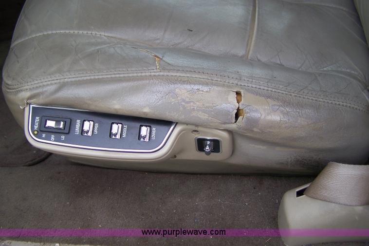 image for item D8582 1993 Cadillac Fleetwood