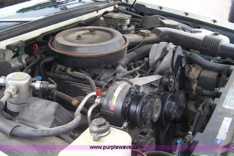 image for item D8582 1993 Cadillac Fleetwood