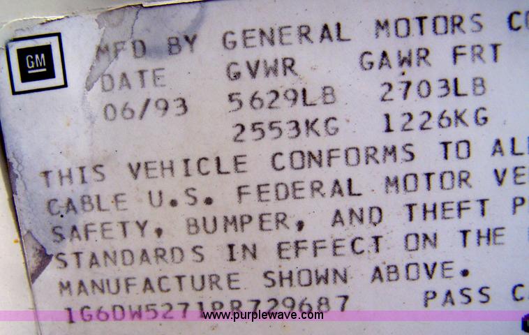 image for item D8582 1993 Cadillac Fleetwood