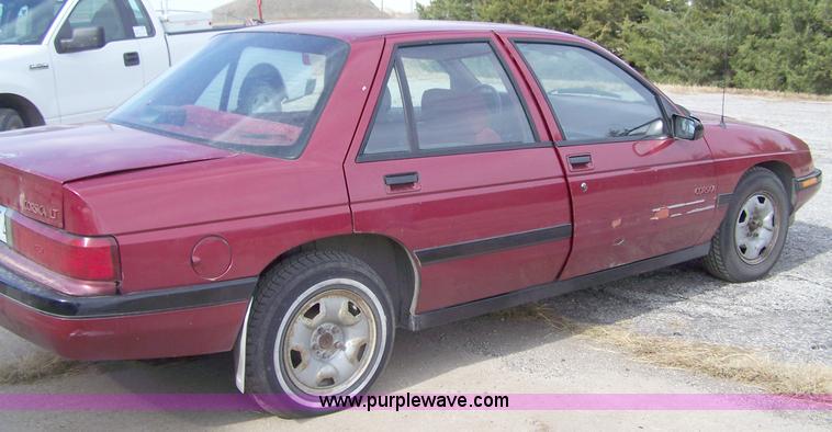 image for item D8583 1990 Chevrolet Corsica LT
