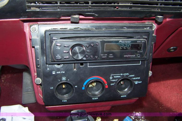 image for item D8583 1990 Chevrolet Corsica LT