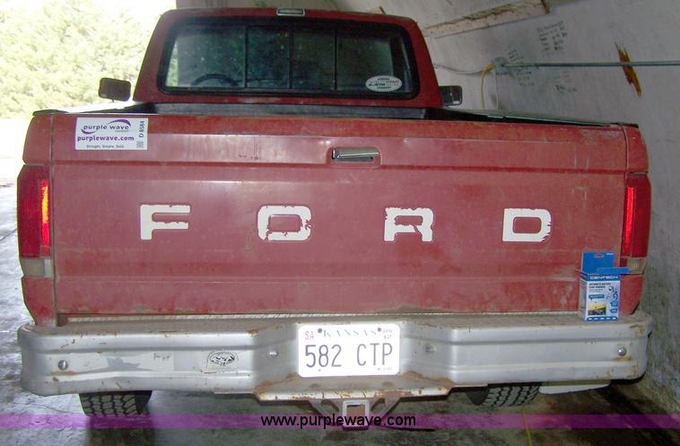 image for item D8584 1988 Ford F150 pickup truck