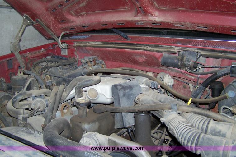 image for item D8584 1988 Ford F150 pickup truck