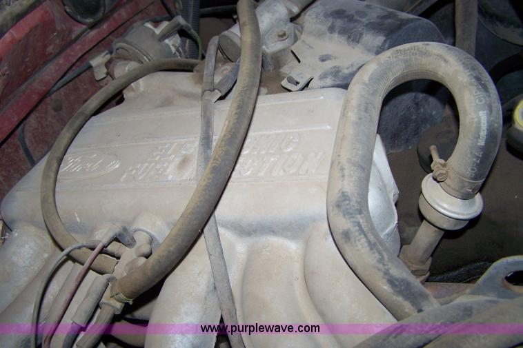 image for item D8584 1988 Ford F150 pickup truck