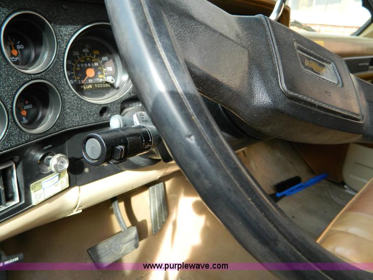 image for item D8622 1989 Chevrolet Suburban 1500 Scottsdale SUV