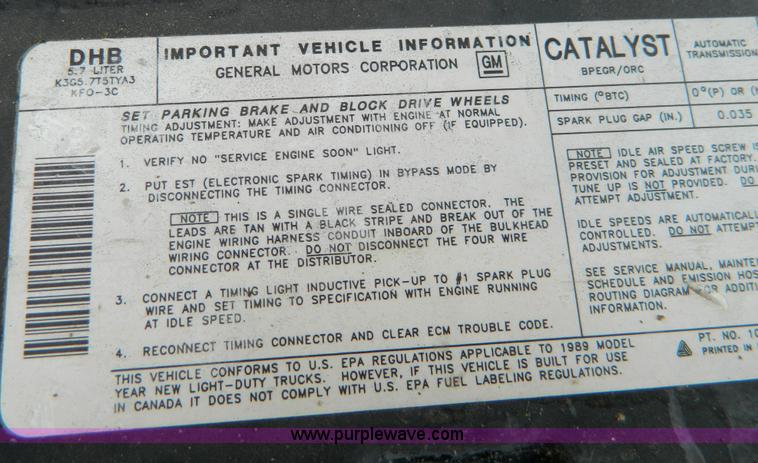 image for item D8622 1989 Chevrolet Suburban 1500 Scottsdale SUV