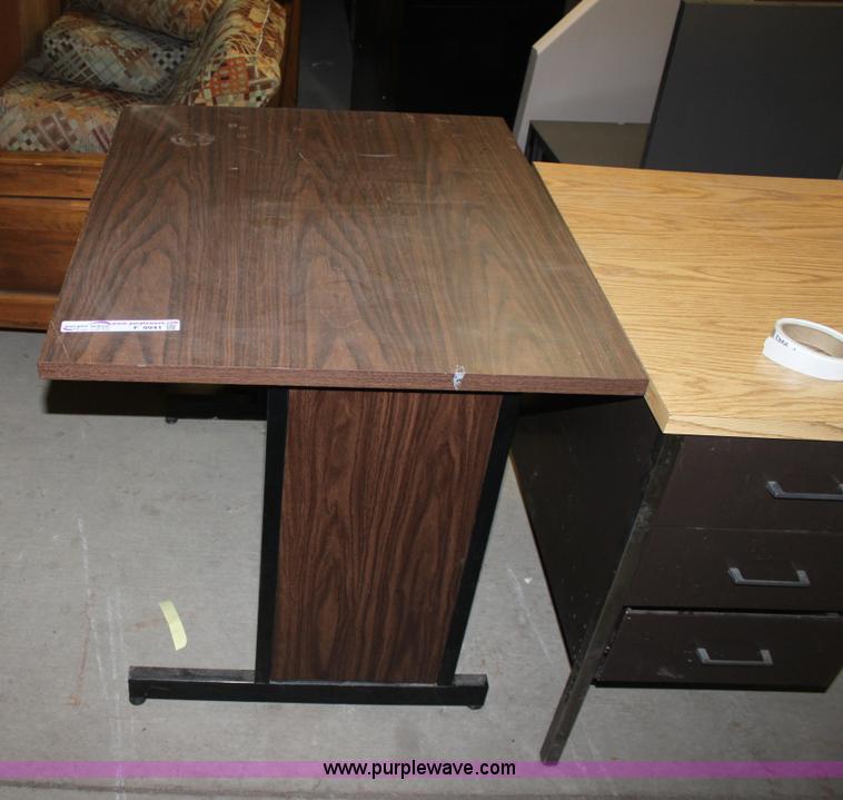 Assorted office furniture in Wichita, KS Item F9941 sold Purple Wave