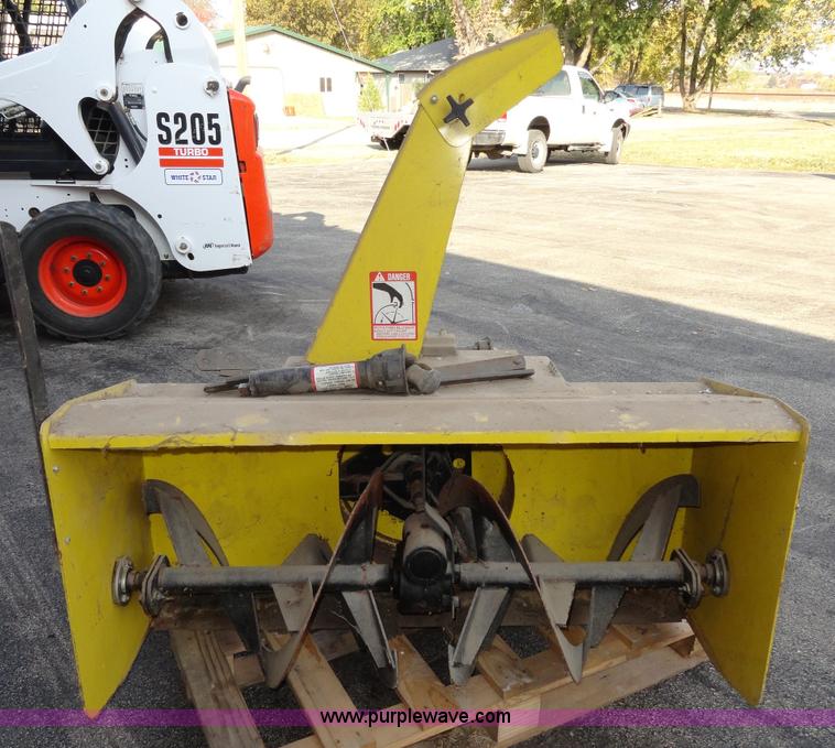 image for item G9161 John Deere snow thrower attachment