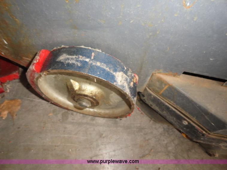 image for item G9179 Advance Convertamatic 200B floor scrubber