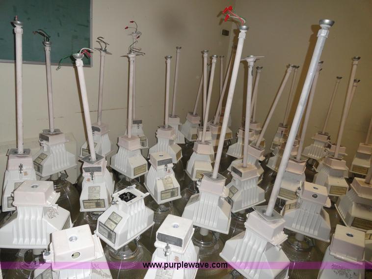 image for item G9184 Approximately 67 400 watt bay lights