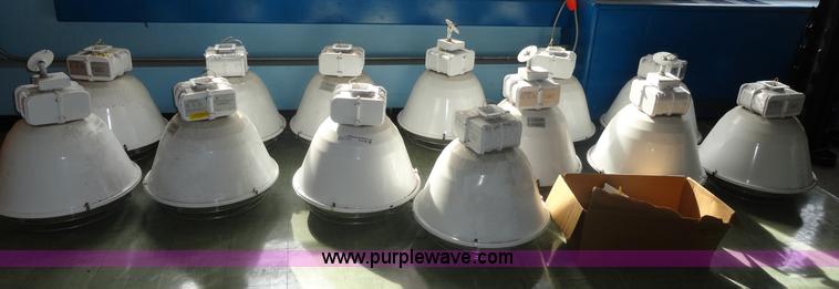 image for item G9186 (13) 250 watt bay lights