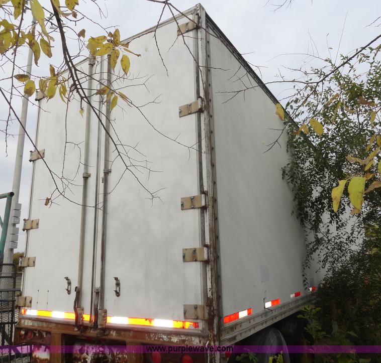 image for item G9188 1982 Monon FA-70-CDW dry van trailer