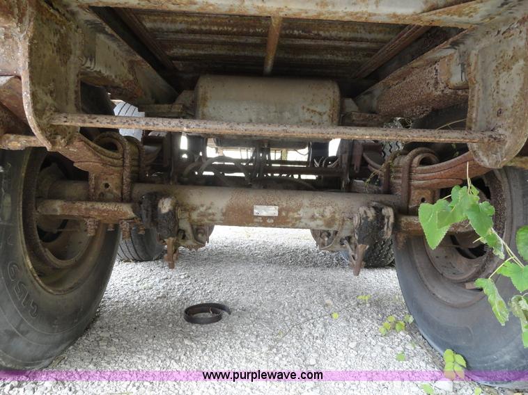 image for item G9188 1982 Monon FA-70-CDW dry van trailer