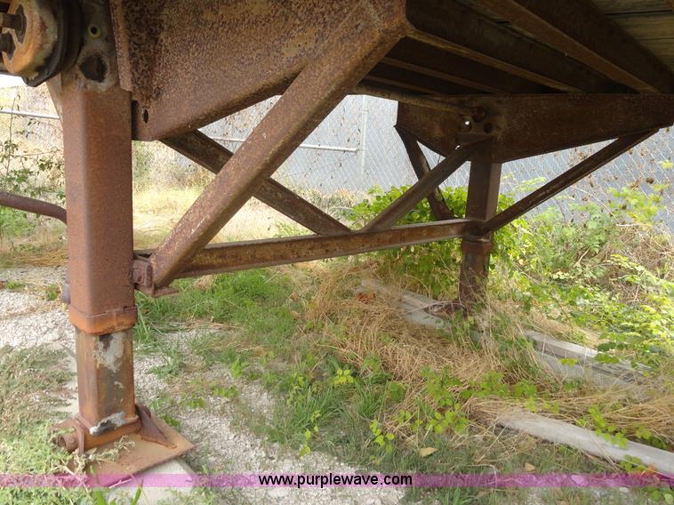 image for item G9188 1982 Monon FA-70-CDW dry van trailer