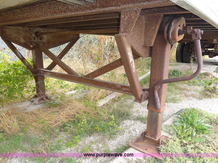 image for item G9188 1982 Monon FA-70-CDW dry van trailer