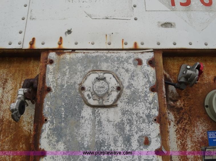 image for item G9188 1982 Monon FA-70-CDW dry van trailer