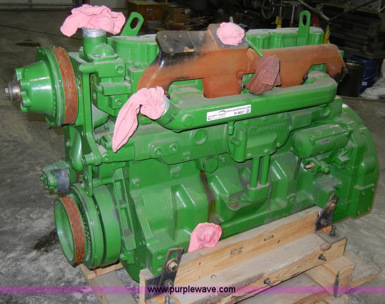 image for item H9027 2003 John Deere 8.1L engine
