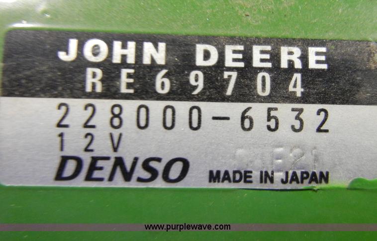 image for item H9027 2003 John Deere 8.1L engine