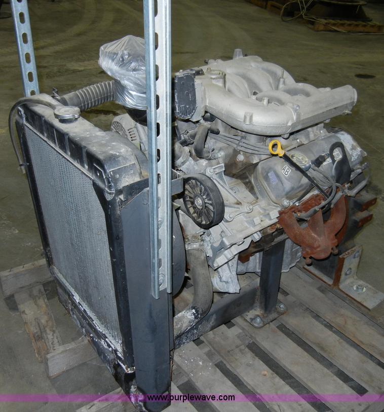 image for item H9028 Ford 4.2L V6 engine