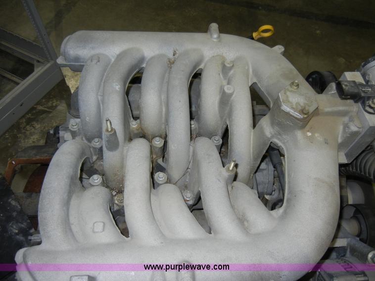 image for item H9028 Ford 4.2L V6 engine