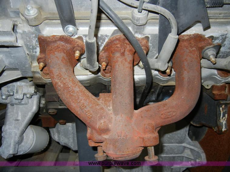 image for item H9028 Ford 4.2L V6 engine