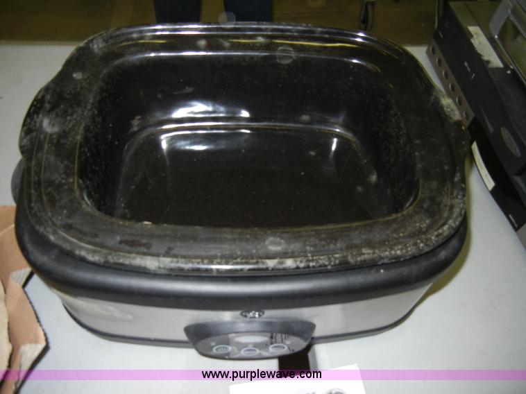 GE digital slow cooker in Junction City, KS | Item H9064 sold | Purple Wave