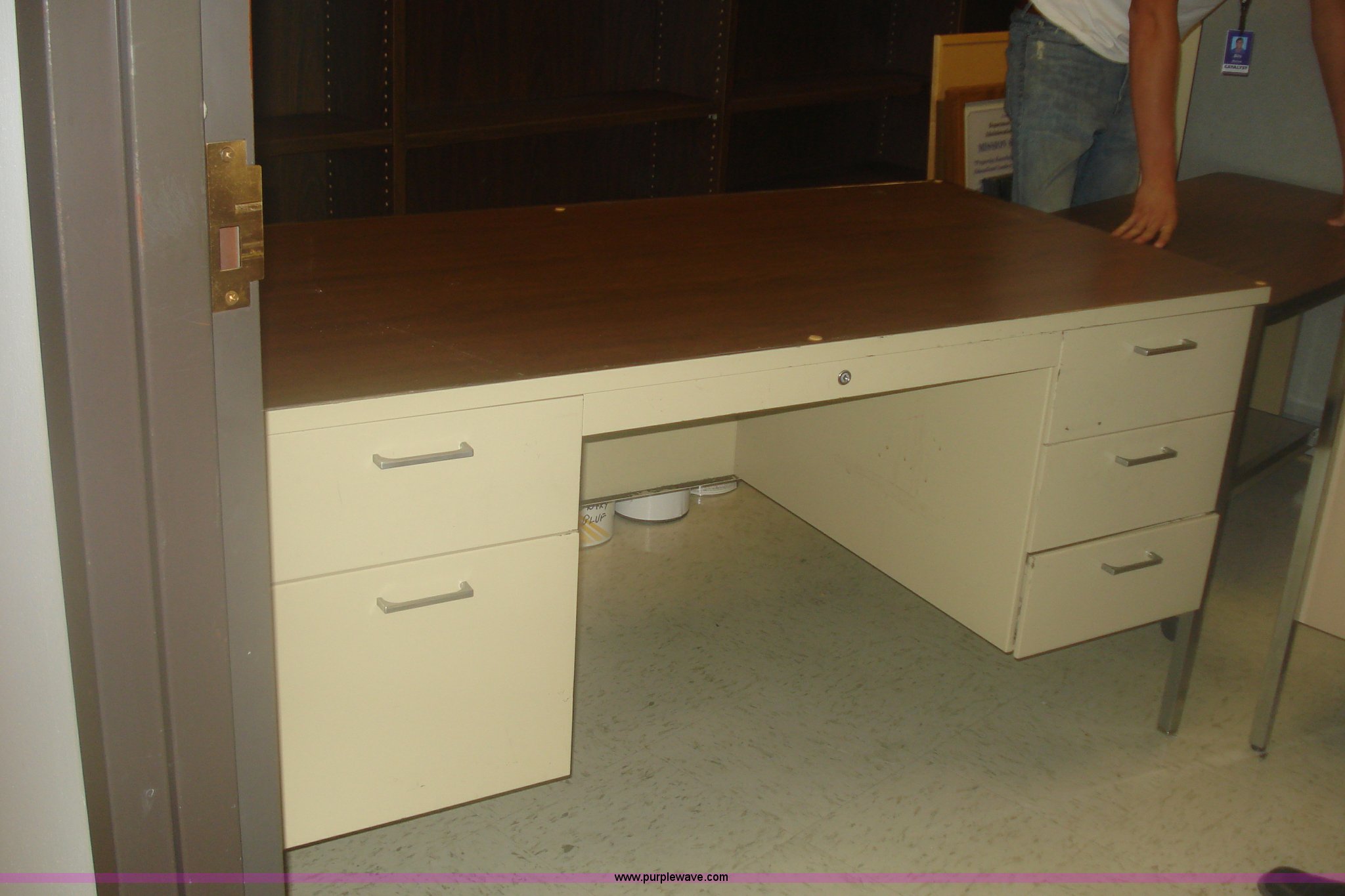 Assorted office furniture in Manhattan, KS Item A1646 sold Purple Wave