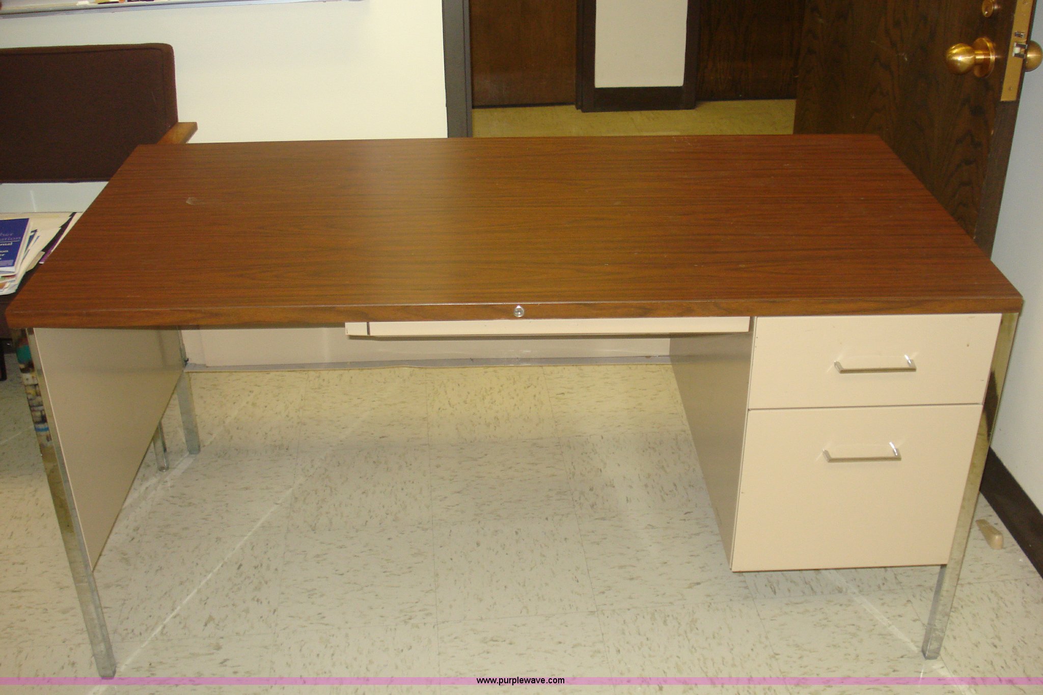 Assorted office furniture in Manhattan, KS Item A1646 sold Purple Wave