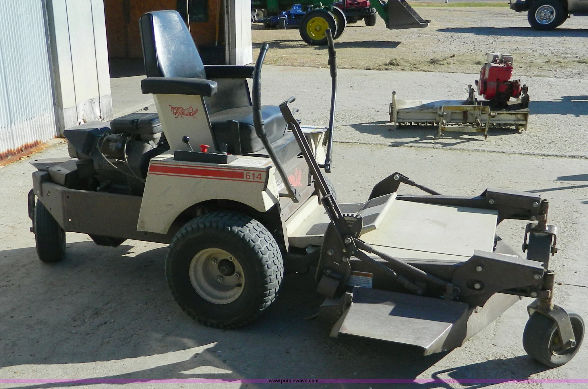 614 lawn mower in Hill City, KS Item C9422 sold Purple Wave