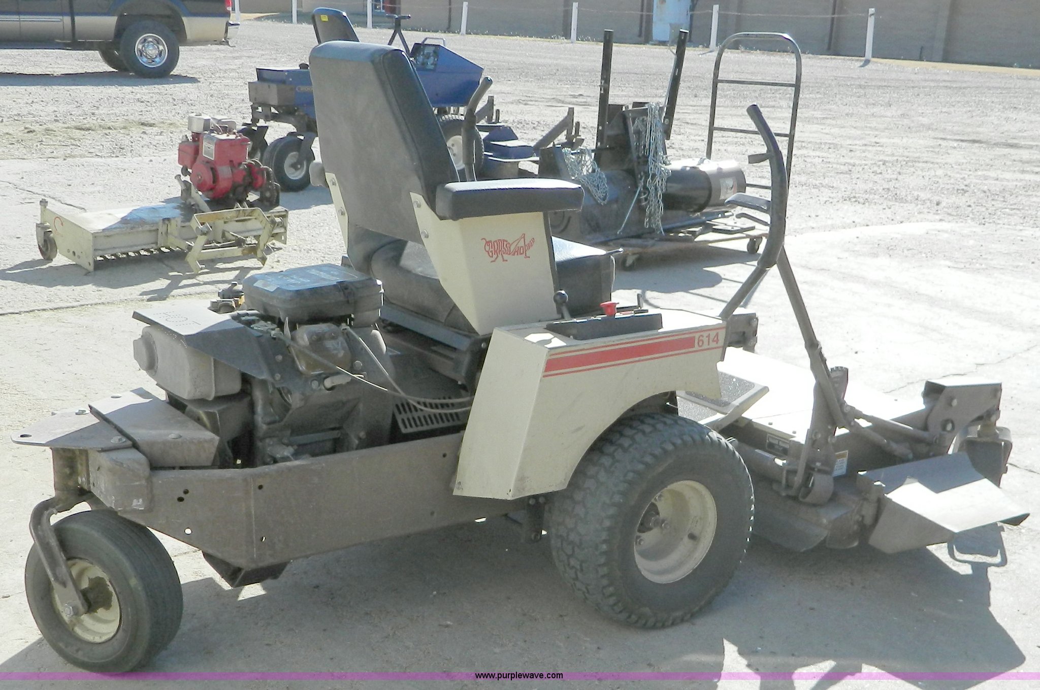 614 lawn mower in Hill City, KS Item C9422 sold Purple Wave