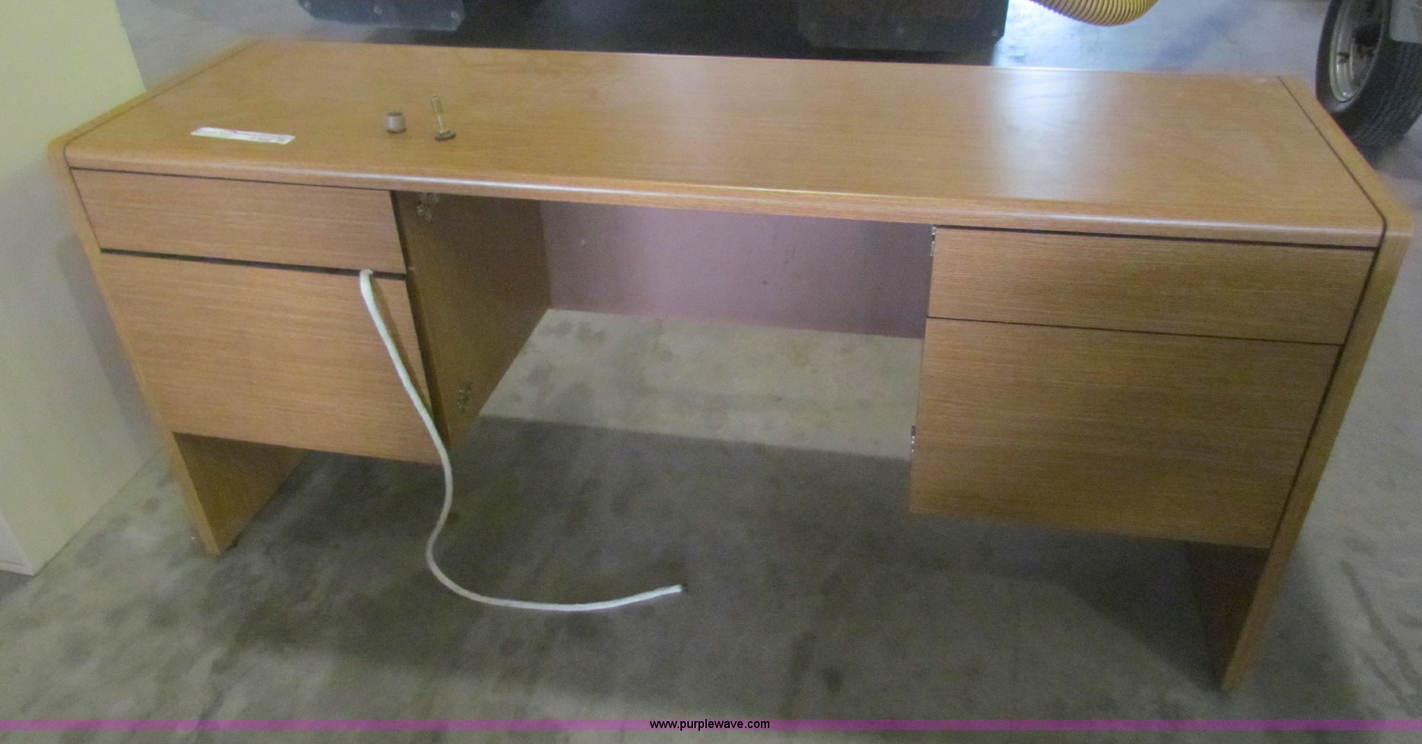 Assorted office items in Neodesha, KS Item D9242 sold Purple Wave