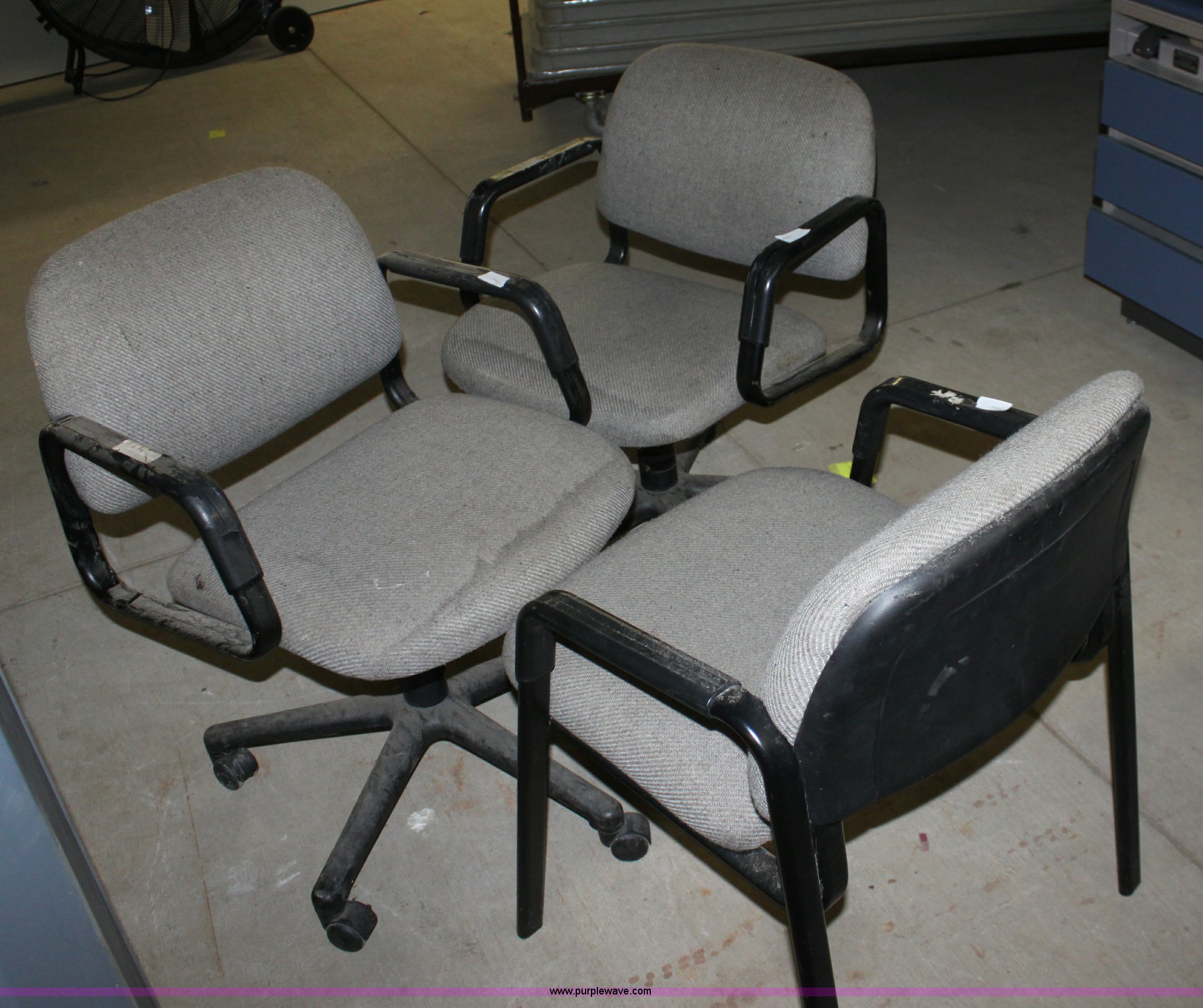 Assorted office furniture in Wichita, KS Item F9941 sold Purple Wave