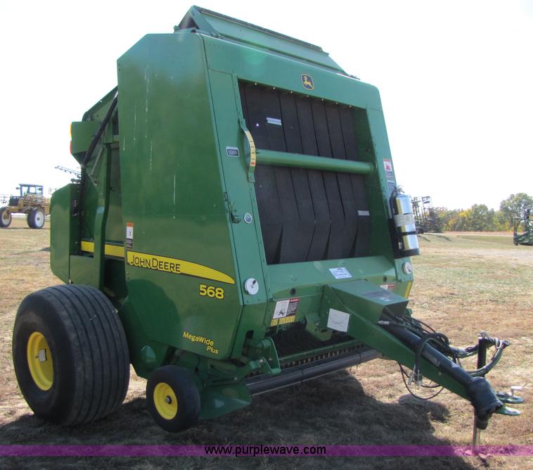 image for item A4605 John Deere 568 round baler