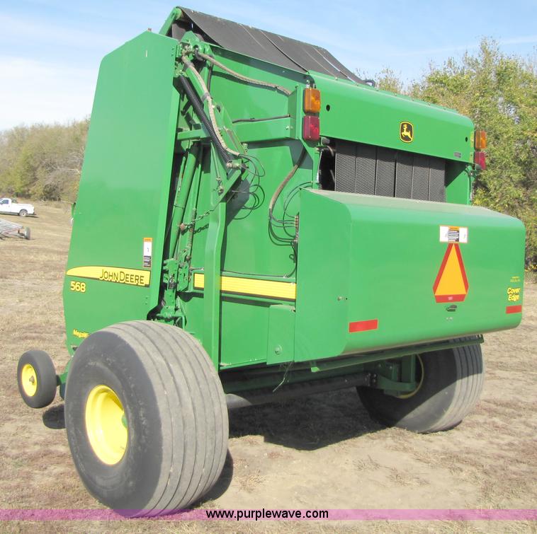 image for item A4605 John Deere 568 round baler