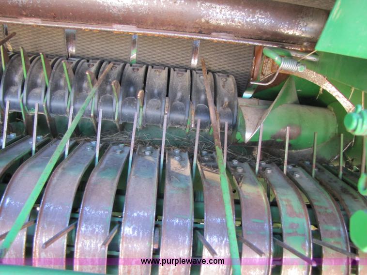 image for item A4605 John Deere 568 round baler