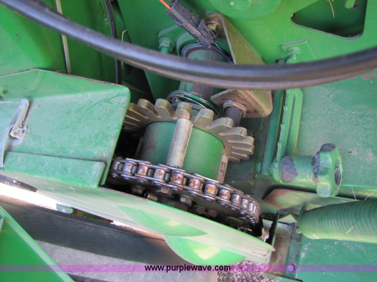image for item A4605 John Deere 568 round baler
