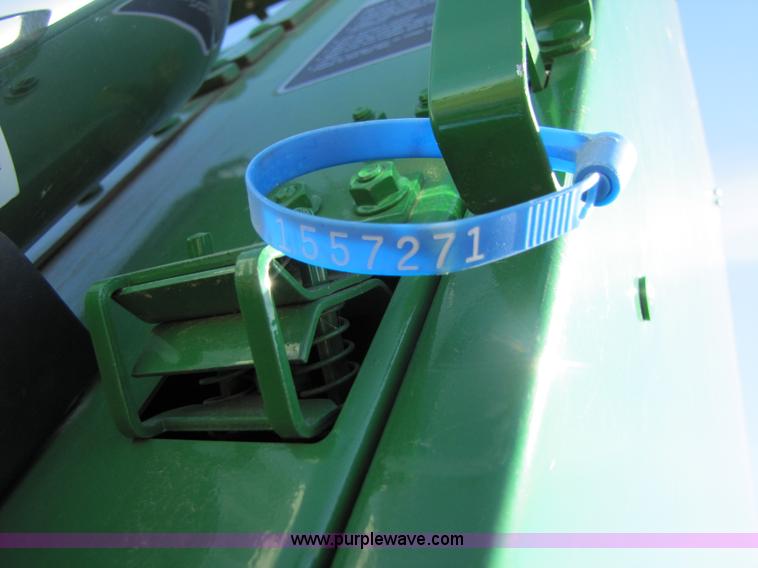 image for item A4605 John Deere 568 round baler