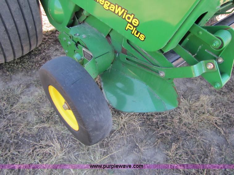 image for item A4605 John Deere 568 round baler