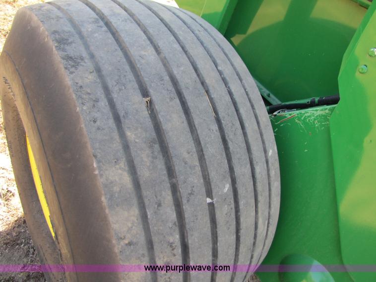 image for item A4605 John Deere 568 round baler