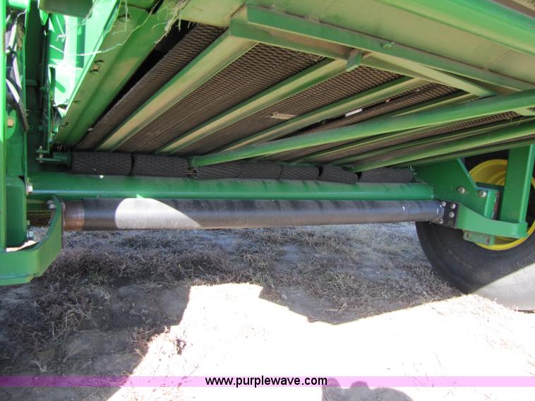 image for item A4605 John Deere 568 round baler