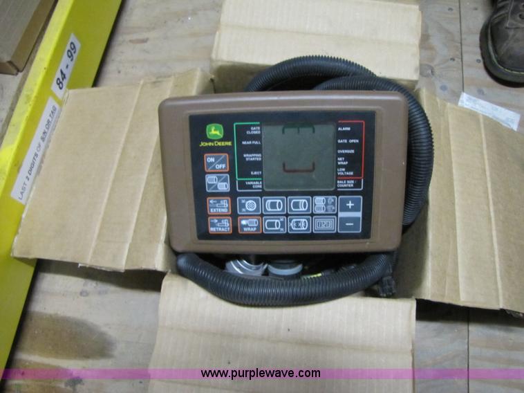 image for item A4605 John Deere 568 round baler