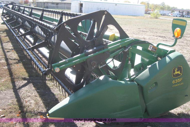 image for item A4609 2007 John Deere 635F HydraFlex platform header