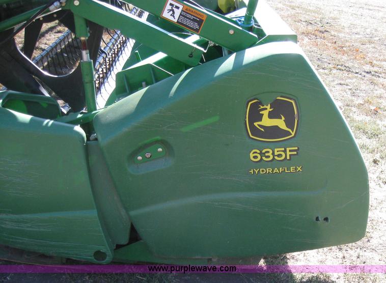 image for item A4609 2007 John Deere 635F HydraFlex platform header